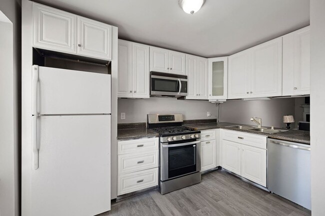 Building Photo - 1871 Grant Ct