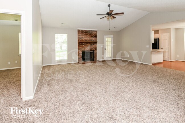 Foto del edificio - 2501 Oak Leigh Dr