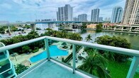 Foto principal - 19390 Collins Ave