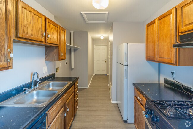 1 habitación, 1 baño - 592 pies cuadrados - Cocina - River Pointe Townhomes