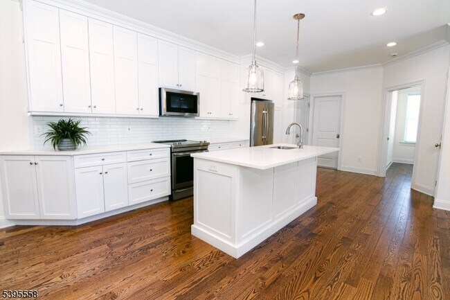 Foto del edificio - 29 Euclid Ave