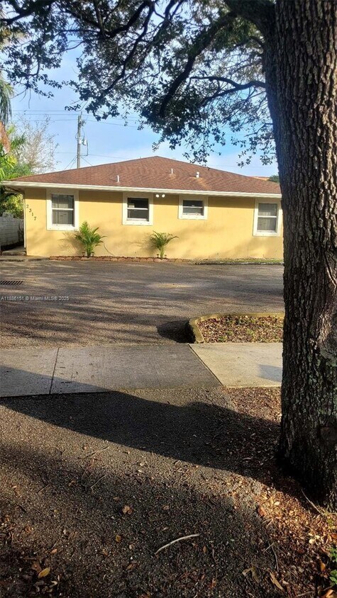 Foto principal - 2317 Liberty St