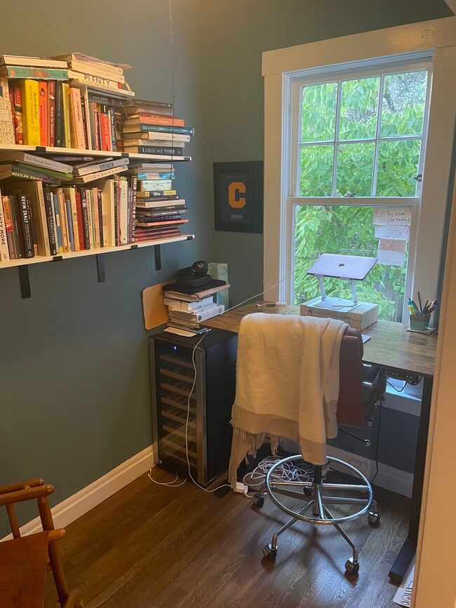 Building Photo - 2347 Union St