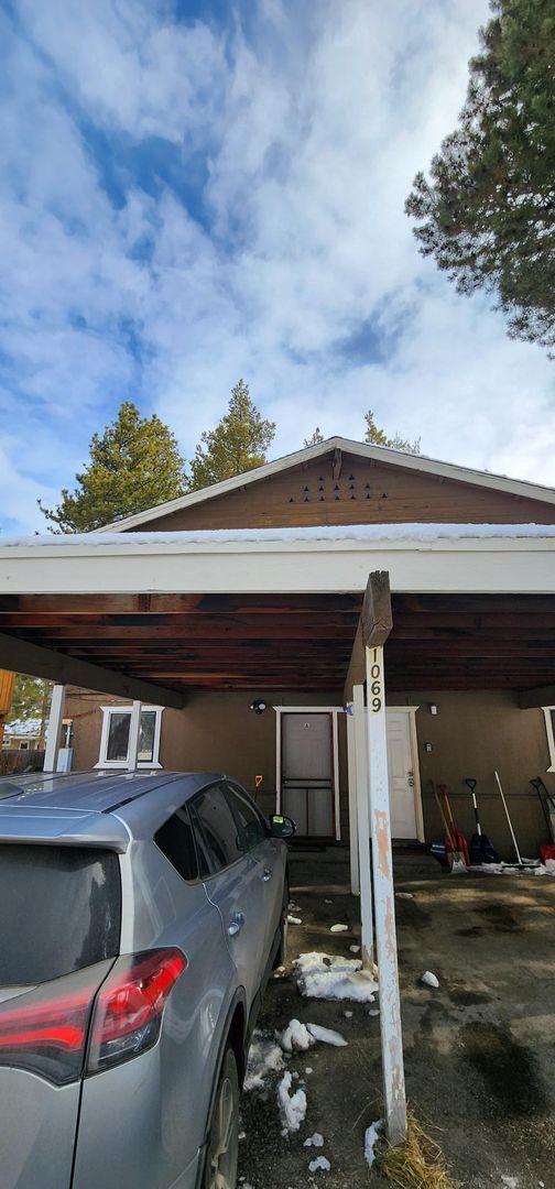 Building Photo - 1069 Sierra Blvd