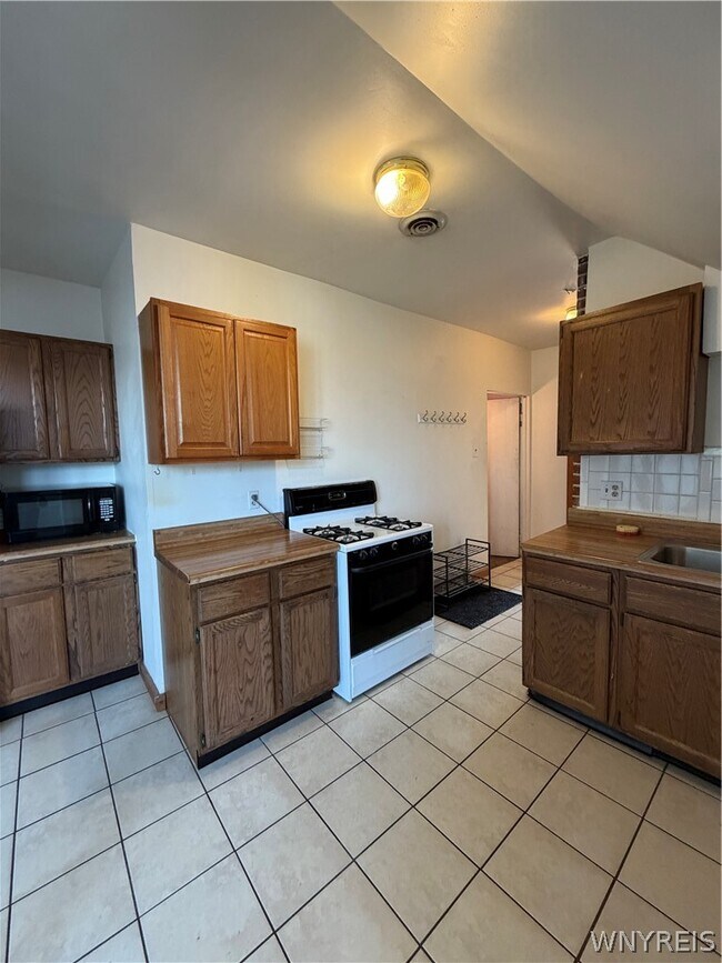 Foto del edificio - 1005 Elmwood Ave