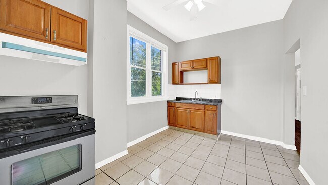Building Photo - 5914 S Ada St