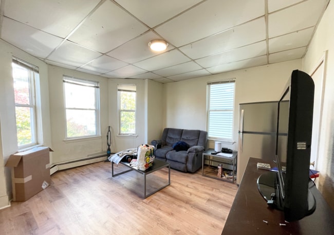 Foto del edificio - 1572 Tremont St