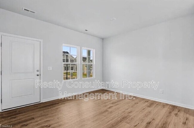 Foto del edificio - 534 Raspberry Hl Dr