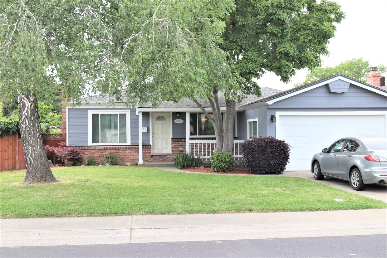 1016 Hemlock St, West Sacramento, CA 95691 House Rental in West