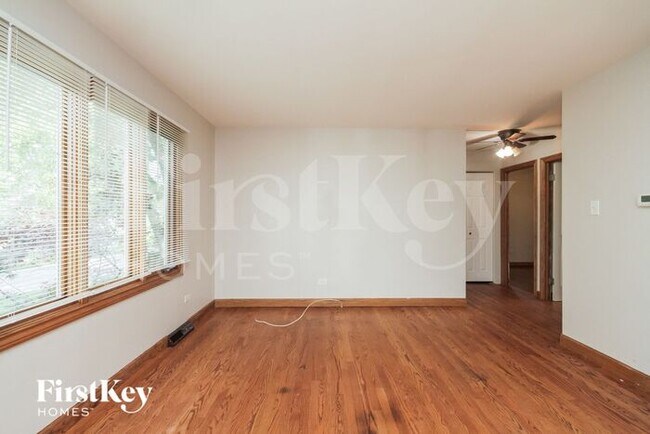 Foto del edificio - 9002 Poplar Rd