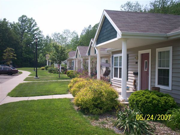 Foto del edificio - 211 Harbors Lake Dr