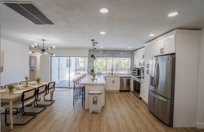 Foto del edificio - 3649 SE 5th Ct