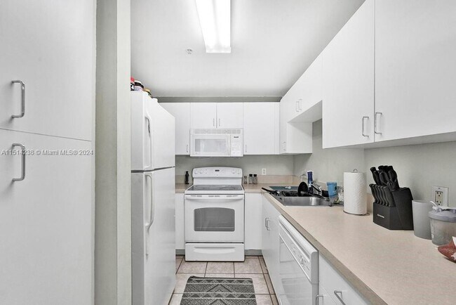 Foto del edificio - 185 SE 14th Terrace