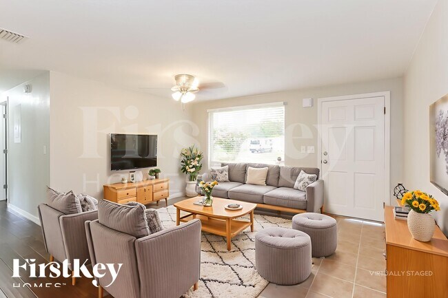 Foto del edificio - 447 W Clermont Dr