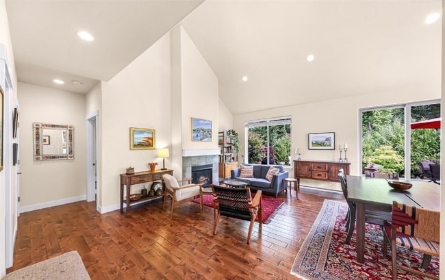 Building Photo - 697 Chuckanut Dr N