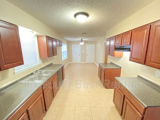 Foto del edificio - 3100 Overbrook Dr