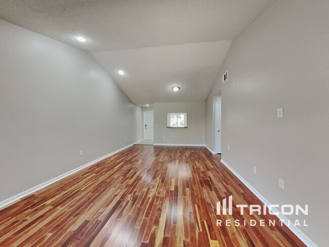 Foto del edificio - 4442 Sandhurst Dr
