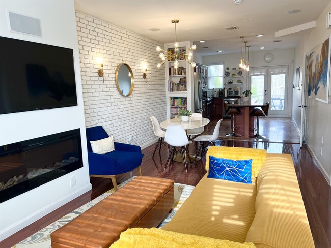 Building Photo - 42 Union St