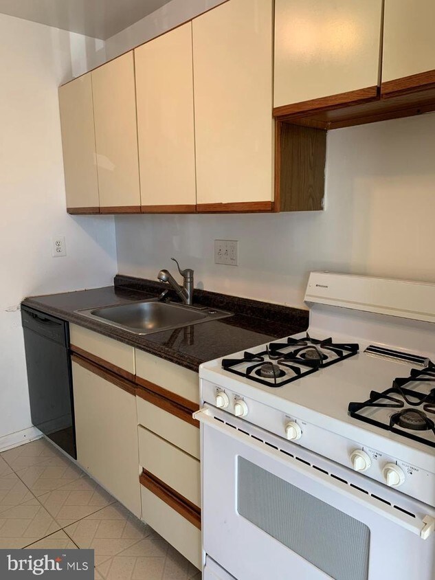 Foto principal - 7602 Savannah St