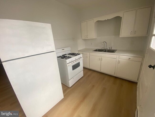 Foto del edificio - 113 E Lackawanna Ave