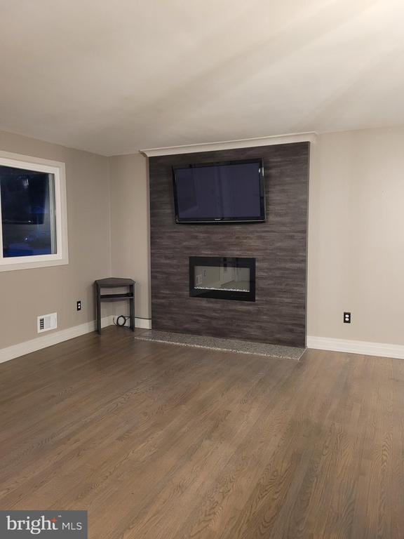 Foto del edificio - 2710 Rose Valley Dr