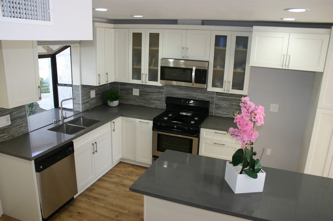 Remodeled Kitchen - 247 Oahu Way