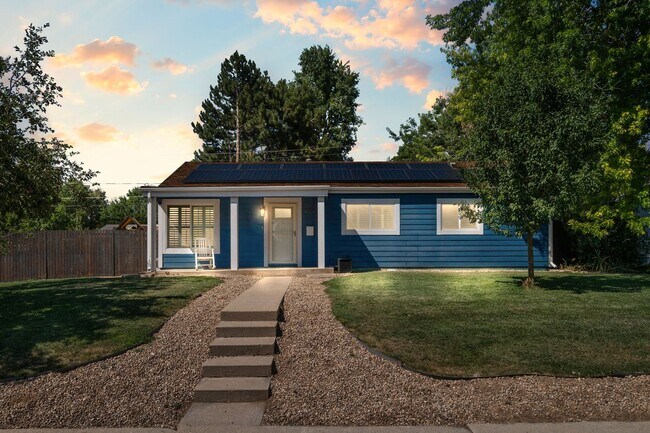 Foto del edificio - Modern South Denver Gem Available Now!!!