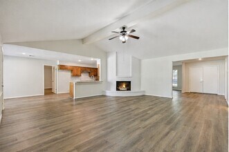 Building Photo - 502 Misty Ln