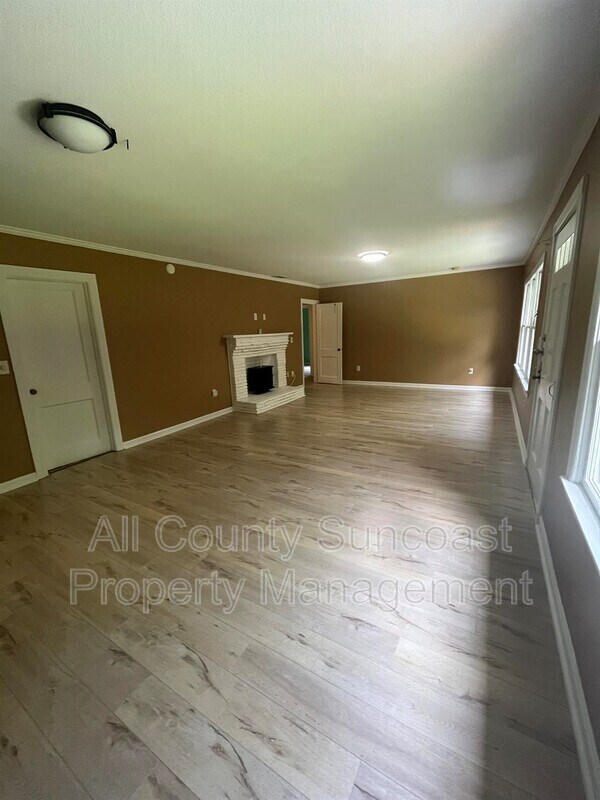 Foto del edificio - 645 N Mulberry St