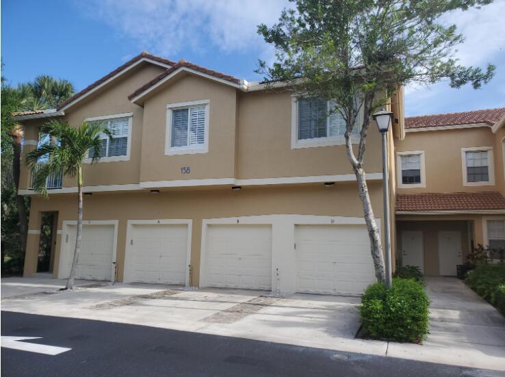 Foto del edificio - 158 Village Blvd