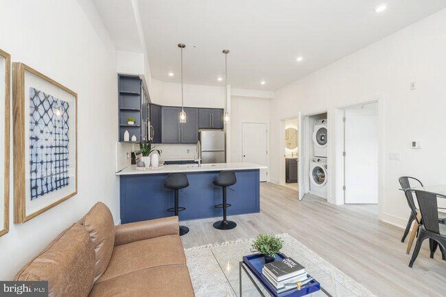 Foto del edificio - 4550 Mitchell St