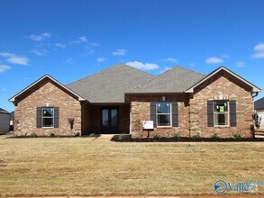 Building Photo - 17329 Stonegate Dr