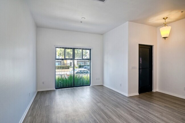 Foto del edificio - 819 D Ave