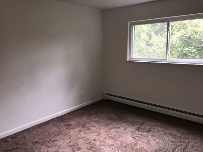 Interior Photo - 2618 Harrison Ave