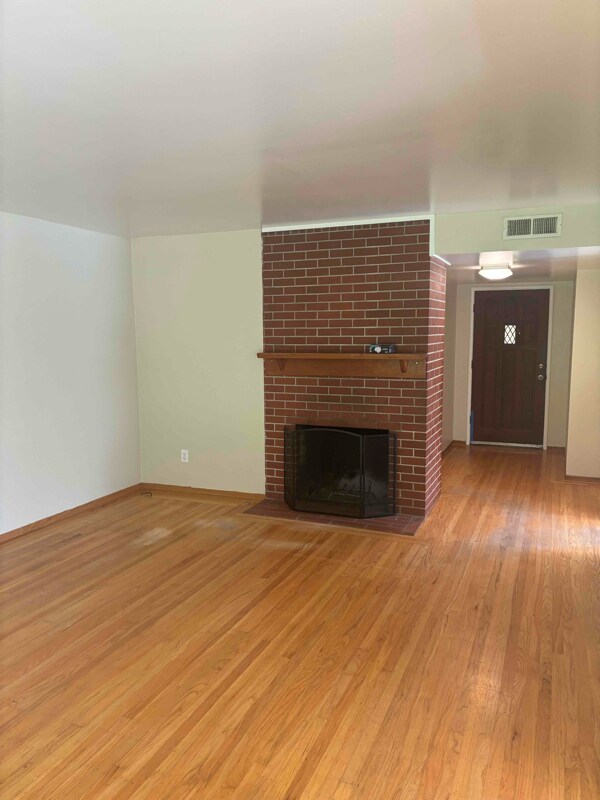 Foto del edificio - 5011 Moddison Ave