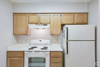 Building Photo - 32 Forest Green Dr