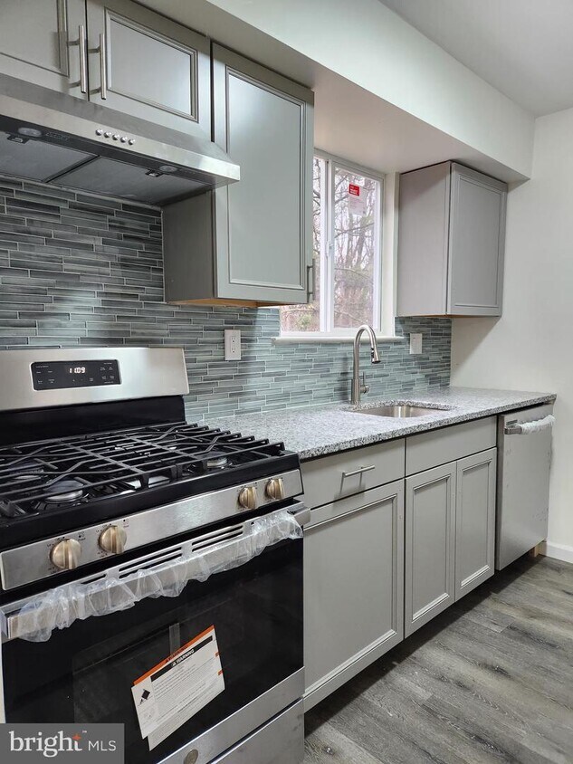 Primary Photo - 4552 Winding Brook Dr