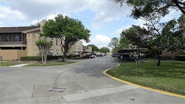 Foto del edificio - 10555 Turtlewood Ct