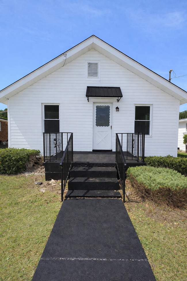 Building Photo - 1107 Fuller St