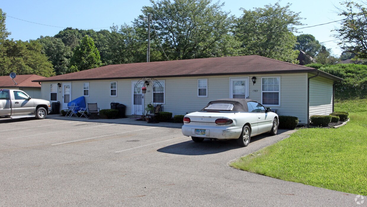 Primary Photo - 1583-1593 Tiki Ln