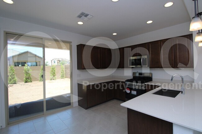 Foto del edificio - 9432 W Roma Ave
