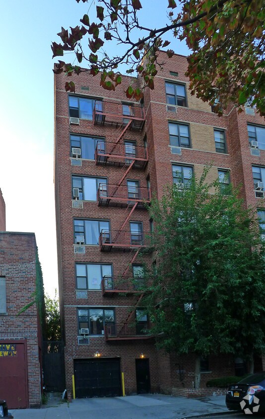 Building Photo - 45 Bay 19th St