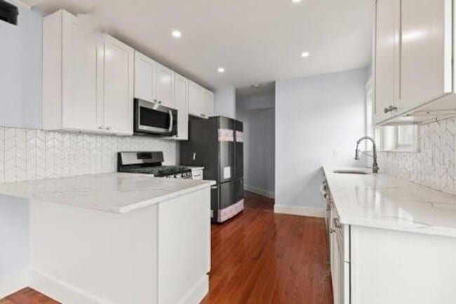 Building Photo - 1008 Winthrop Ave