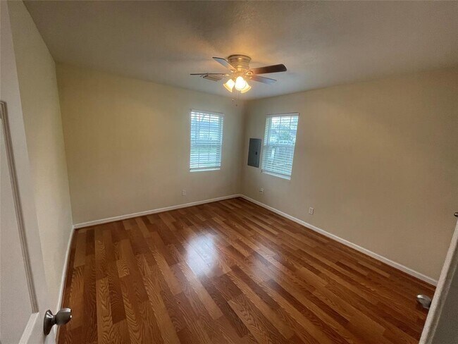 Building Photo - 6317 Sayers St