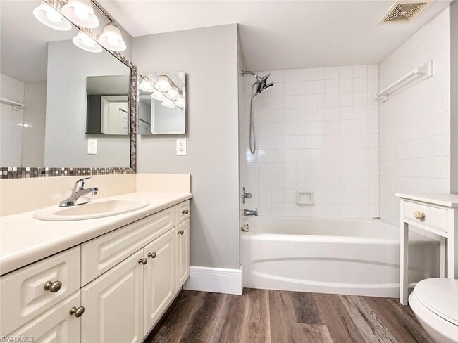 Foto del edificio - 1240 Wildwood Lakes Blvd