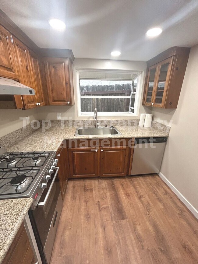 Foto del edificio - ****Oceanside Beach Bungalow - 1 bed, 1 bath - Available NOW***