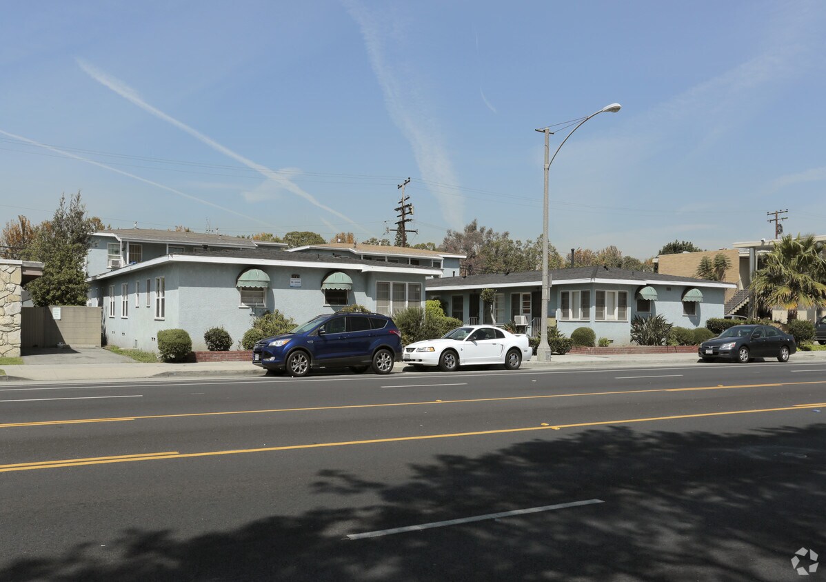 Primary Photo - 2747-2751 Pacific Ave