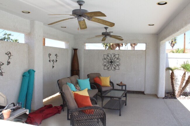 Building Photo - Long Term 3 Bed 3 Bath Pool Home!! Furnish...