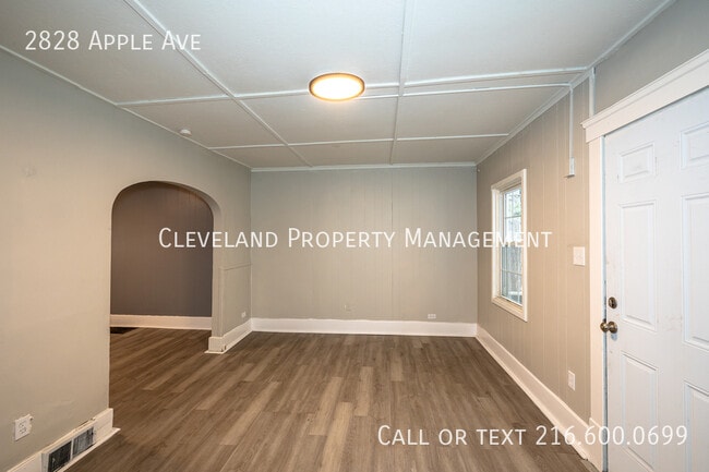 Building Photo - 2828 Apple Ave