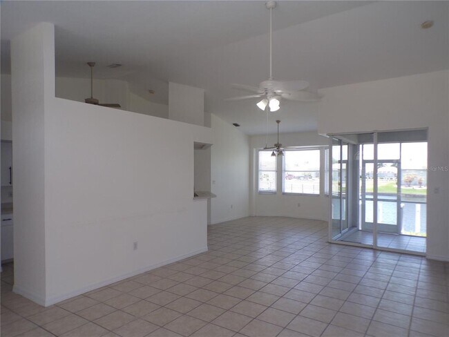 Foto del edificio - 3762 Whippoorwill Blvd